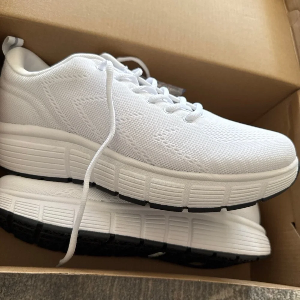 Kirkland Signature Men's Size 11 Comfort Walker Sneakers (White) - Picture 3 of 6